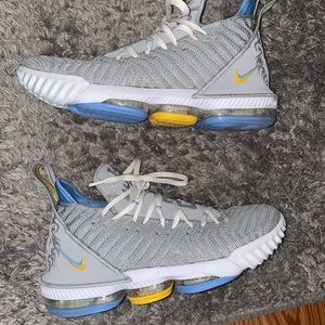 LeBron 16 “MLPS” Size 11